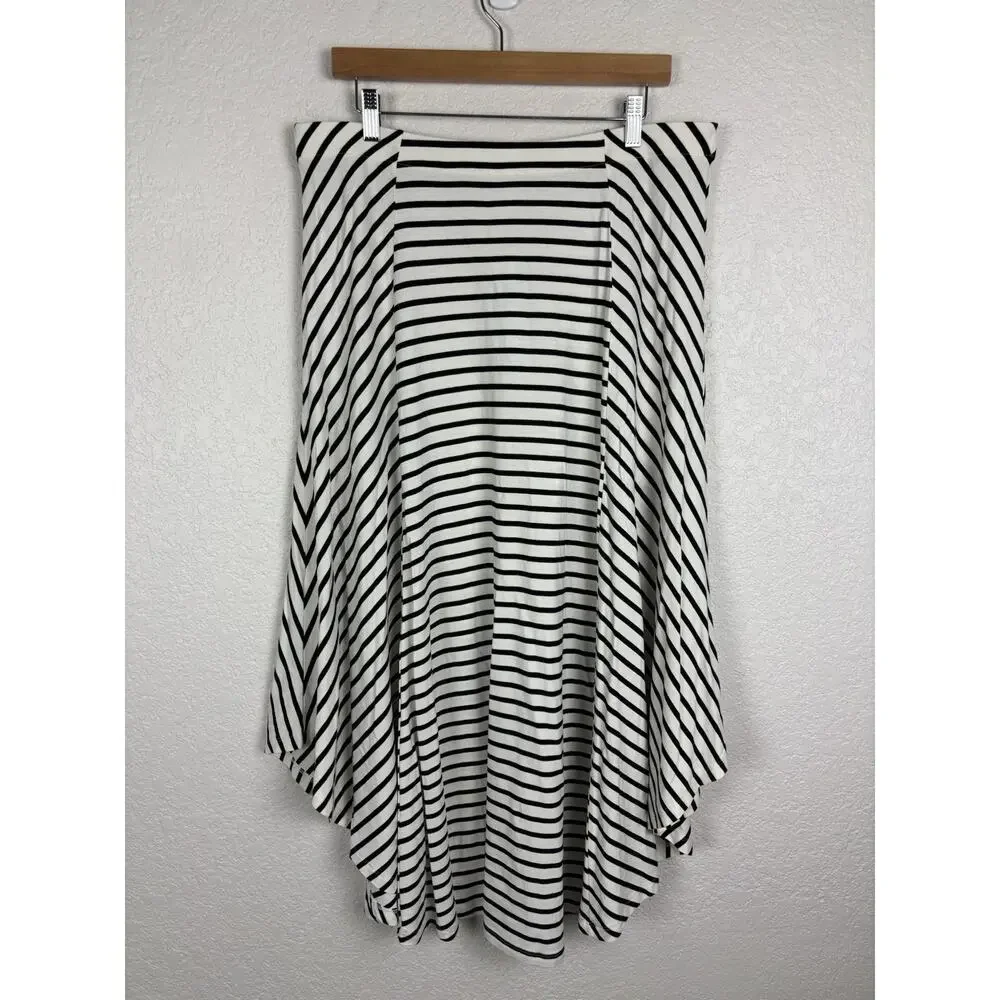 NEW Chicos Women’s Skirt Sz 2/Large Black White Striped Comfort Stretch Vacation
